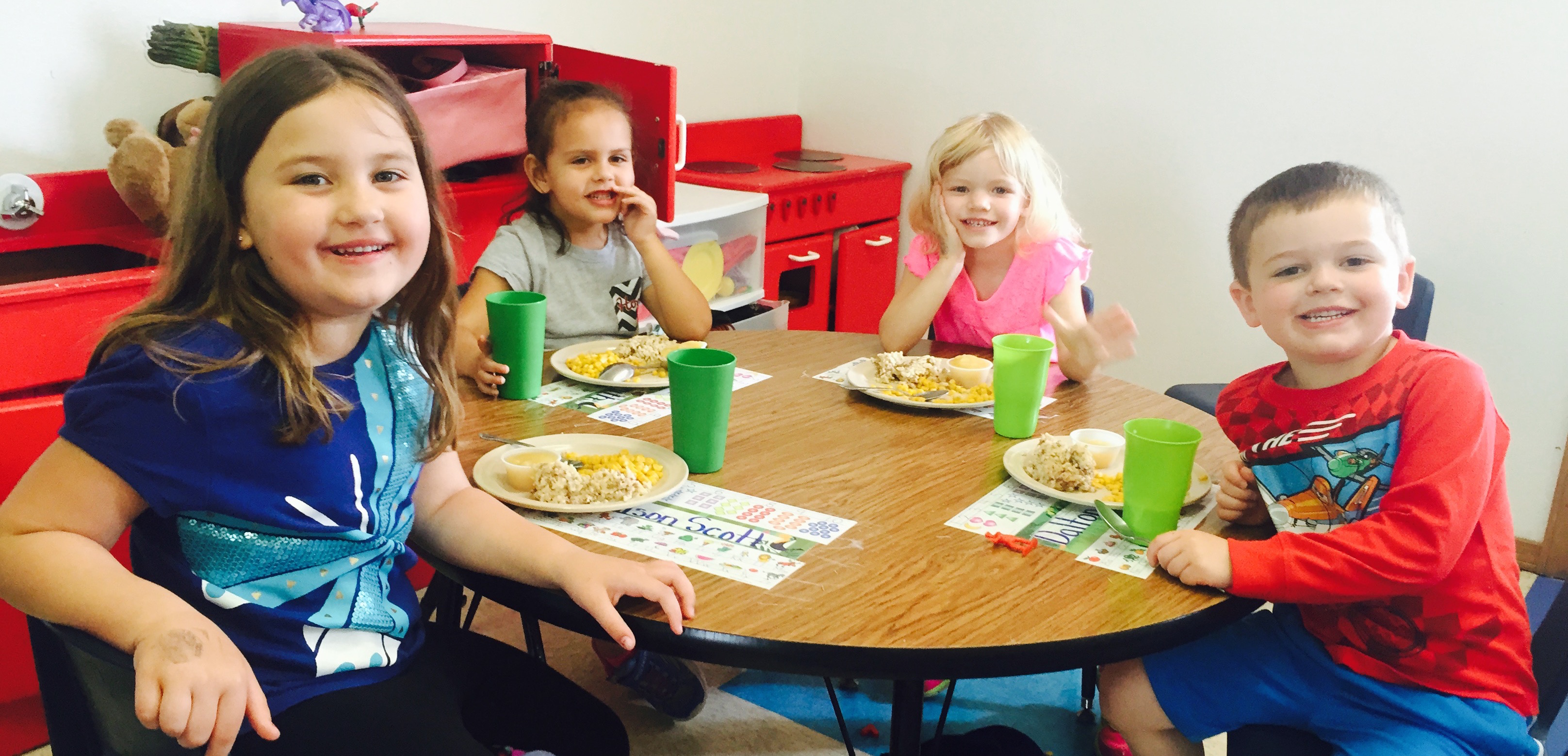 A picture of happy children eating lunch at Loyd's Little Land.